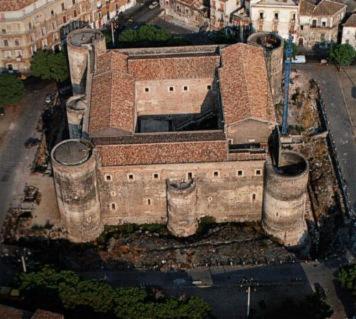 Ursino Castle Terrace Residence كاتانيا المظهر الخارجي الصورة